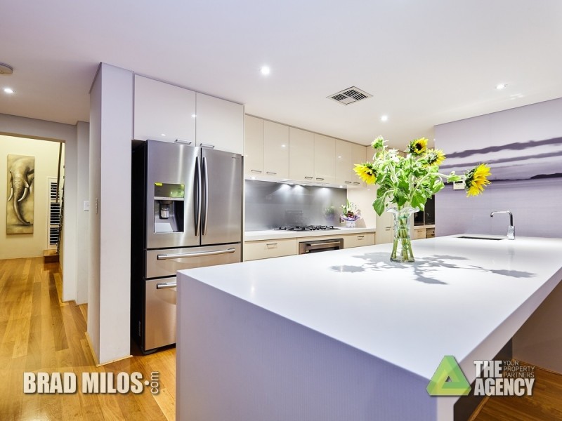 48 Arabella Loop, North Coogee WA 6163