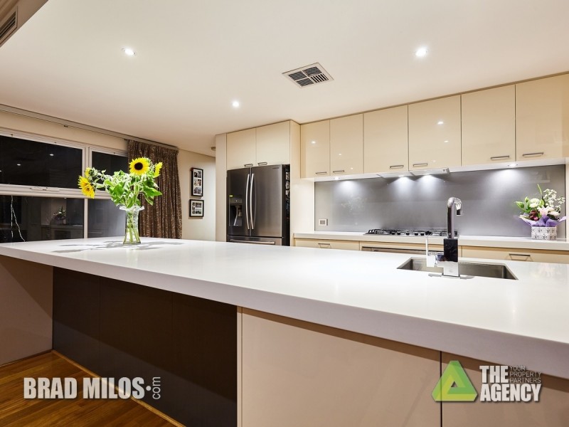 48 Arabella Loop, North Coogee WA 6163