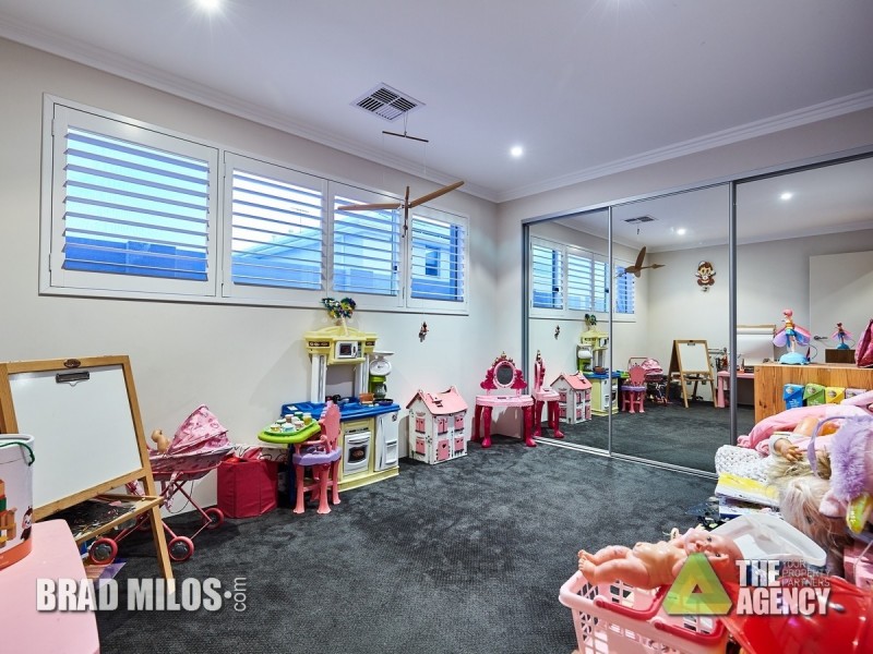 48 Arabella Loop, North Coogee WA 6163