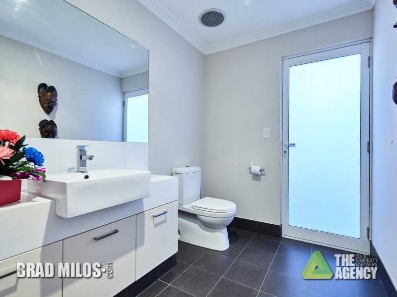 48 Arabella Loop, North Coogee WA 6163