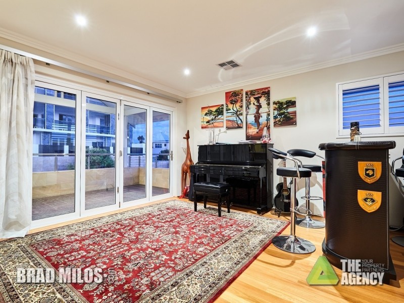 48 Arabella Loop, North Coogee WA 6163