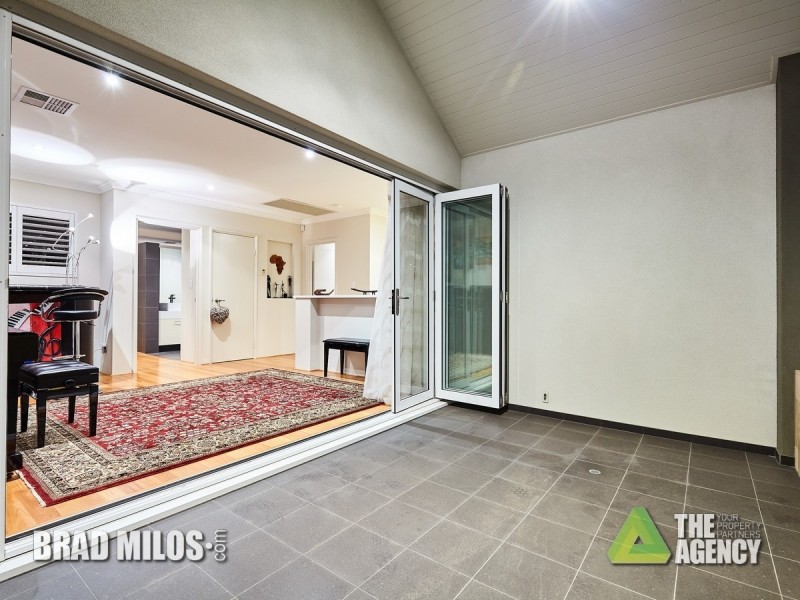 48 Arabella Loop, North Coogee WA 6163