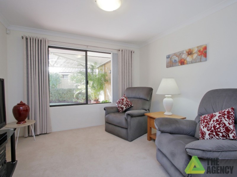 2/8 Haigh Road, Canning Vale WA 6155