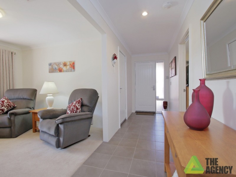 2/8 Haigh Road, Canning Vale WA 6155