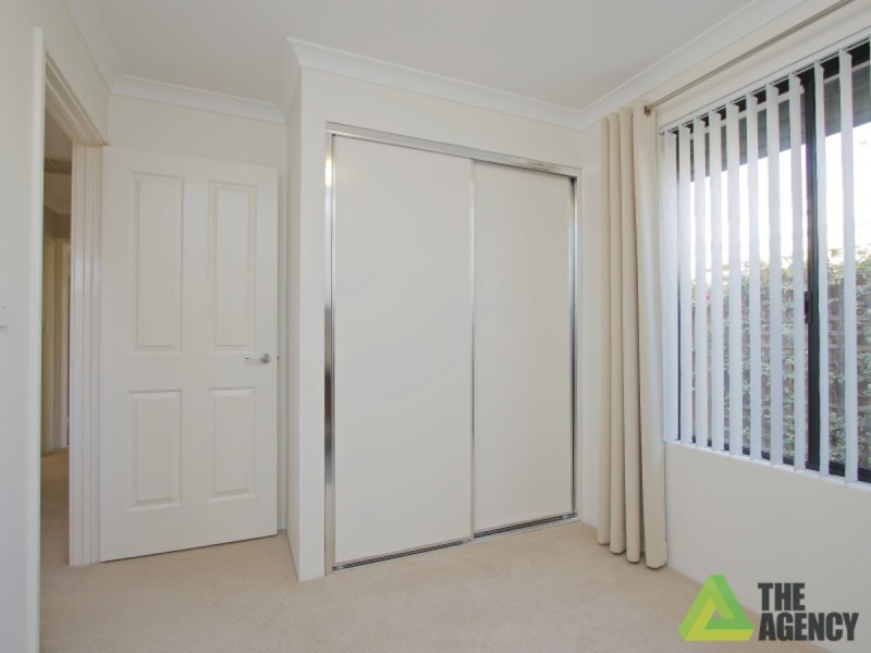 2/8 Haigh Road, Canning Vale WA 6155