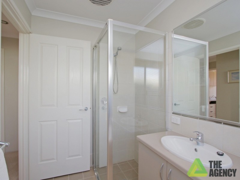 2/8 Haigh Road, Canning Vale WA 6155