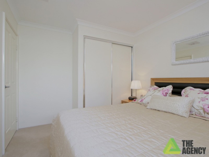 2/8 Haigh Road, Canning Vale WA 6155