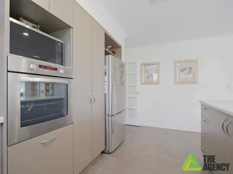 2/8 Haigh Road, Canning Vale WA 6155