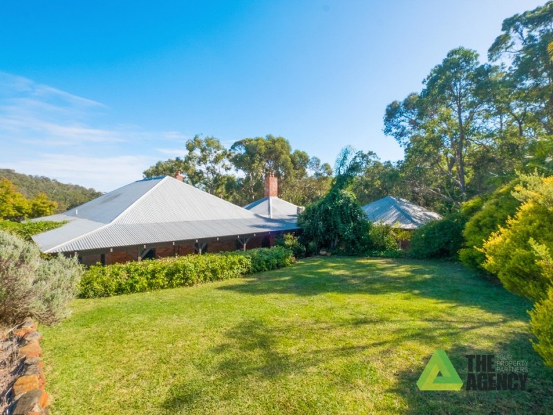 80 Glenroy Court, Hovea WA 6071