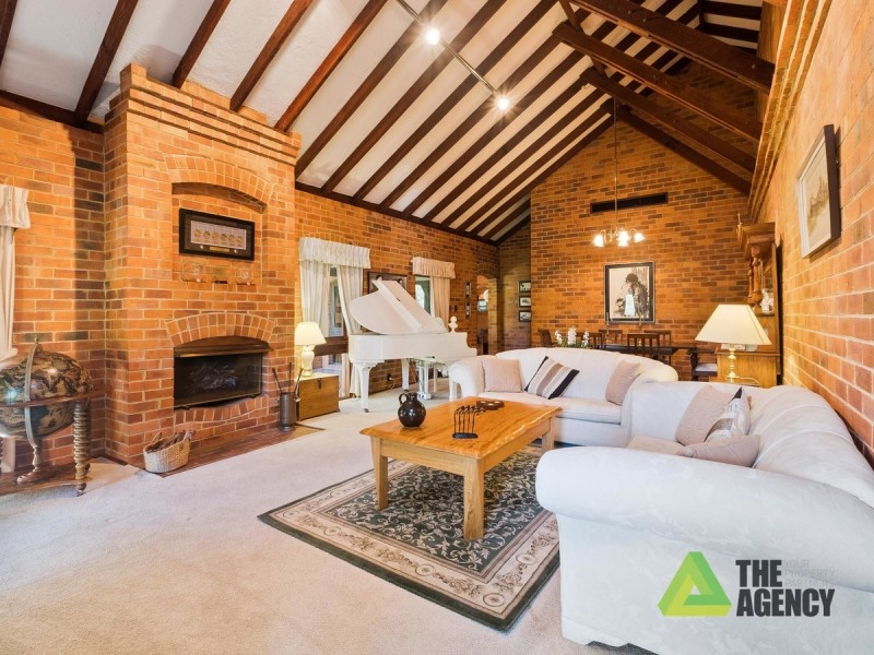 80 Glenroy Court, Hovea WA 6071