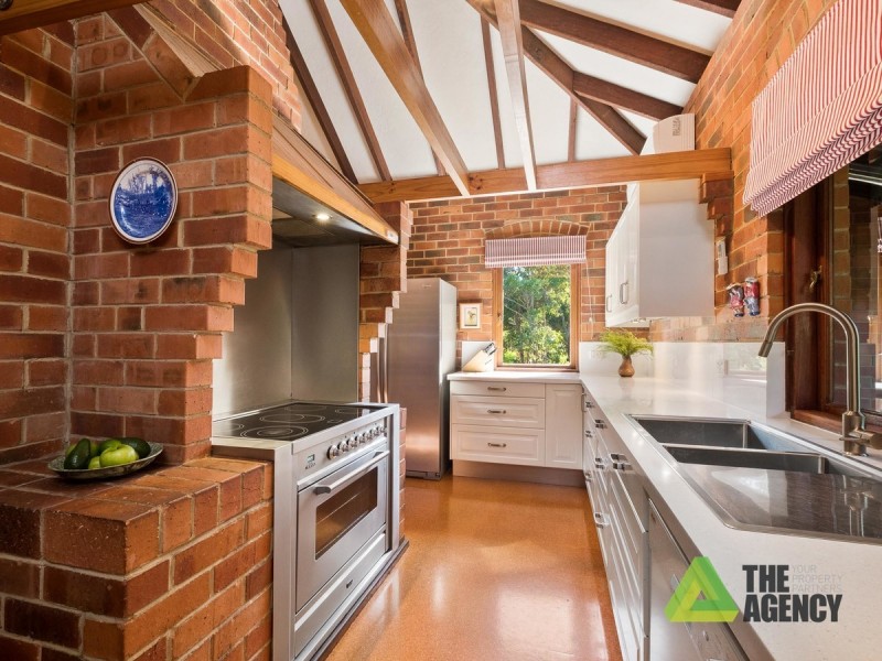 80 Glenroy Court, Hovea WA 6071