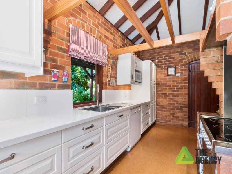 80 Glenroy Court, Hovea WA 6071