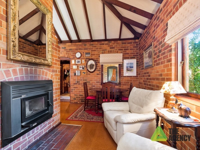 80 Glenroy Court, Hovea WA 6071