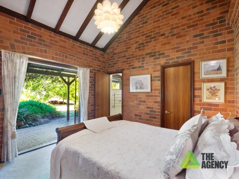80 Glenroy Court, Hovea WA 6071