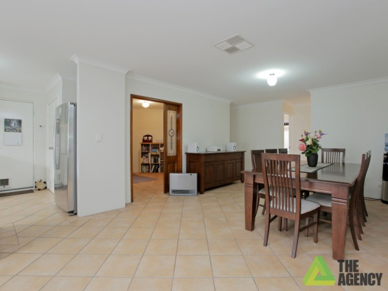 30 Woodhouse Circuit, Canning Vale WA 6155