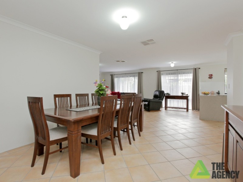 30 Woodhouse Circuit, Canning Vale WA 6155