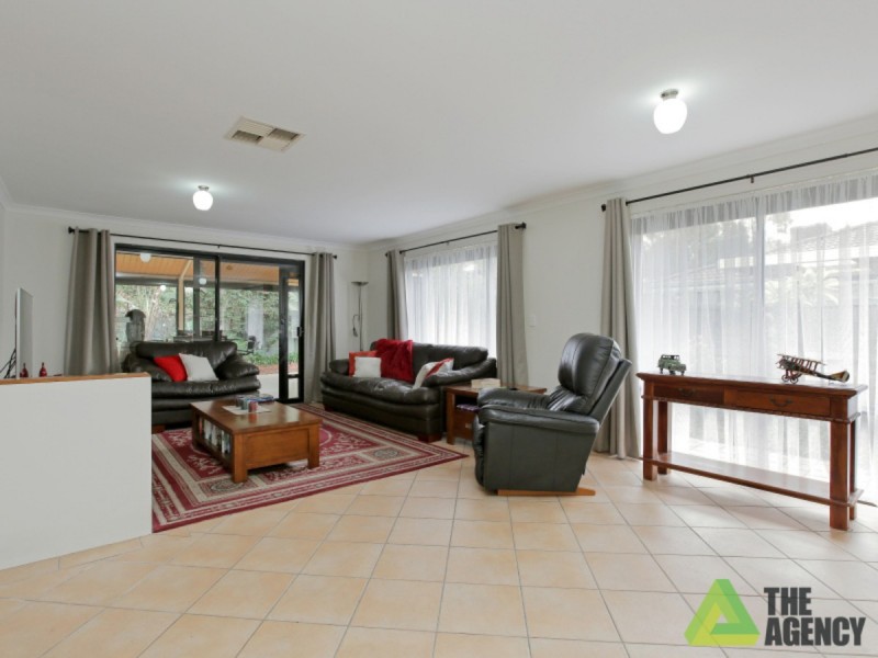 30 Woodhouse Circuit, Canning Vale WA 6155