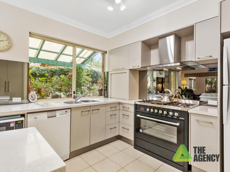 13 River Way, Salter Point WA 6152