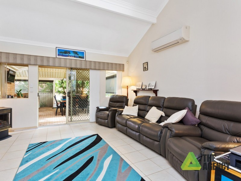 13 River Way, Salter Point WA 6152