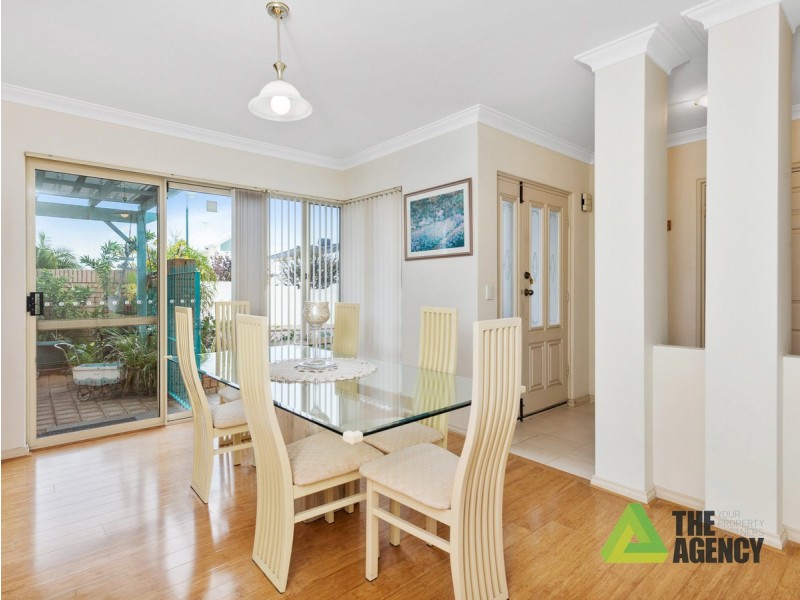 13 River Way, Salter Point WA 6152