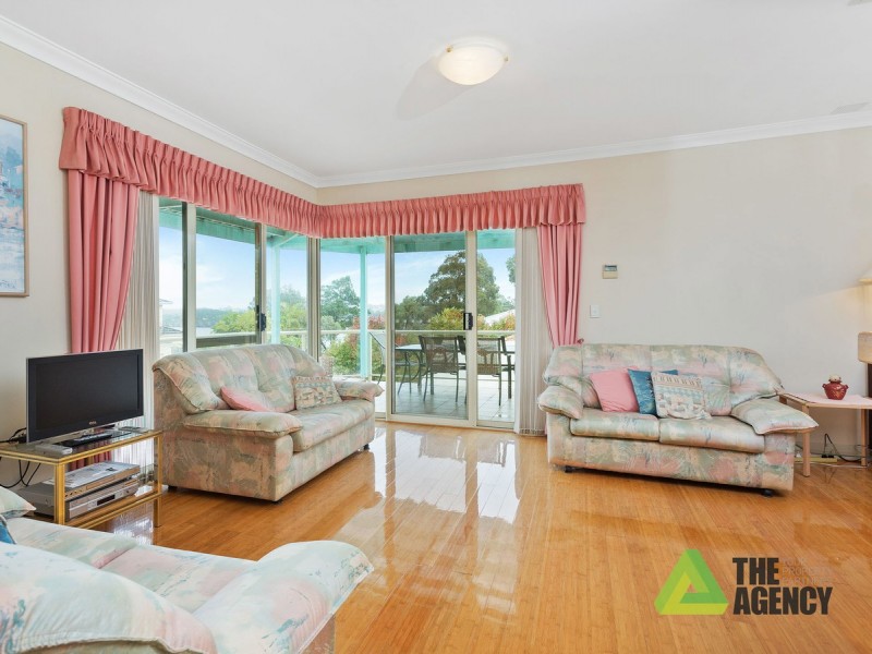 13 River Way, Salter Point WA 6152