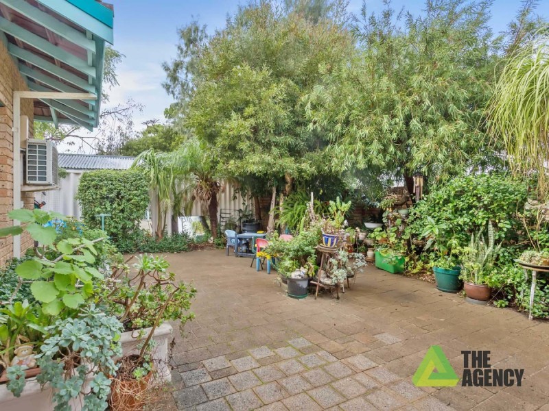 13 River Way, Salter Point WA 6152