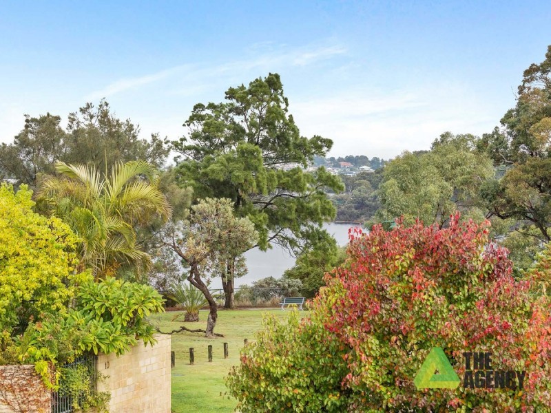13 River Way, Salter Point WA 6152
