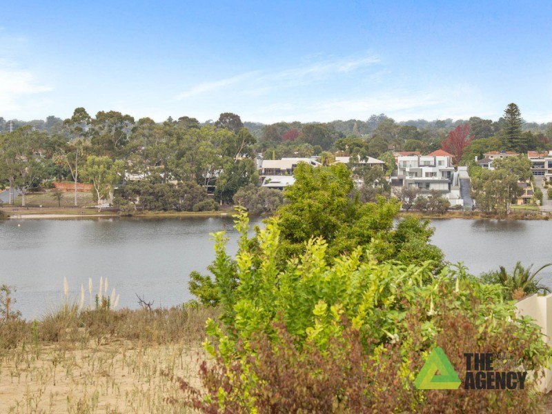 13 River Way, Salter Point WA 6152