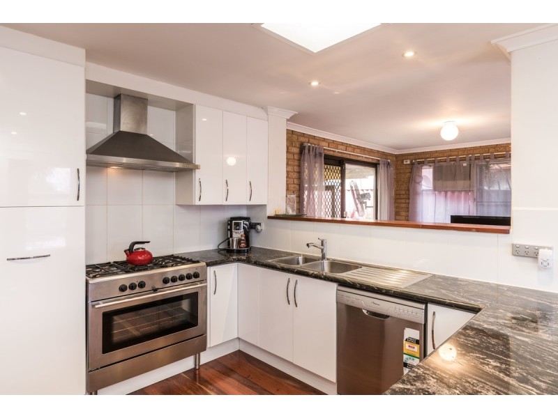 36 Pembury Street, Thornlie WA 6108