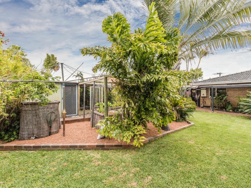 36 Pembury Street, Thornlie WA 6108