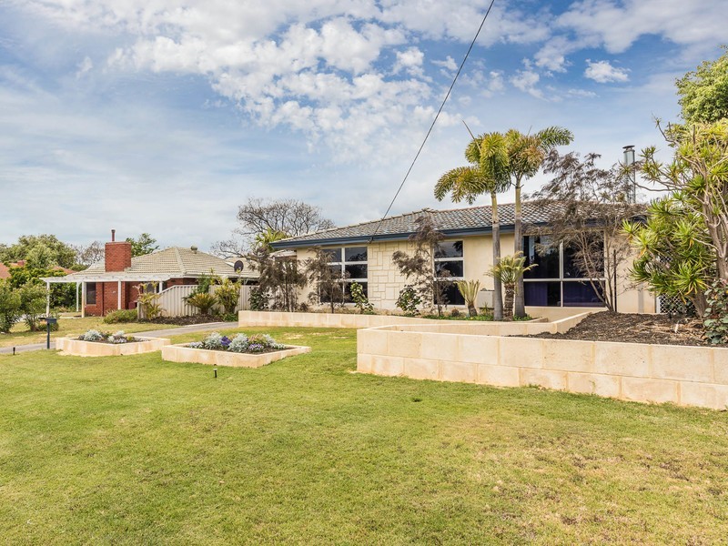 36 Pembury Street, Thornlie WA 6108