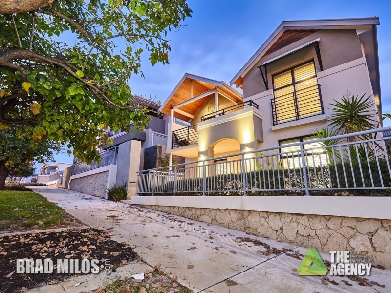 13 Pantheon Avenue, North Coogee WA 6163