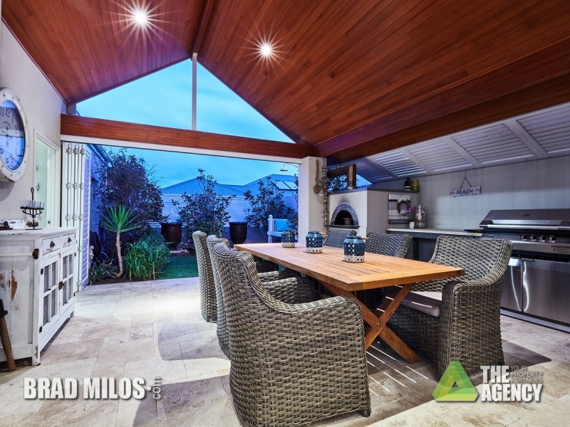 13 Pantheon Avenue, North Coogee WA 6163