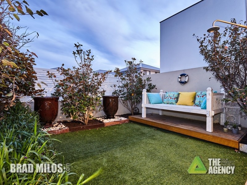 13 Pantheon Avenue, North Coogee WA 6163