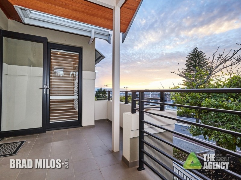 13 Pantheon Avenue, North Coogee WA 6163