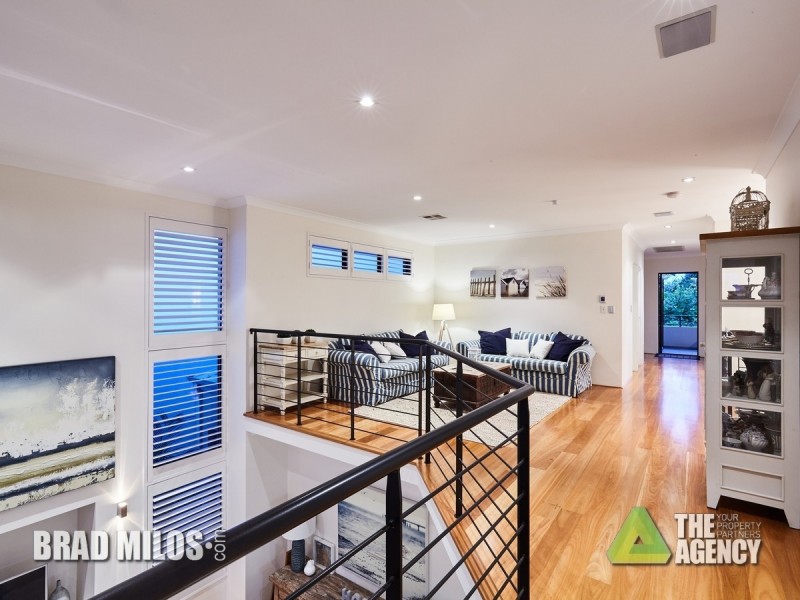 13 Pantheon Avenue, North Coogee WA 6163