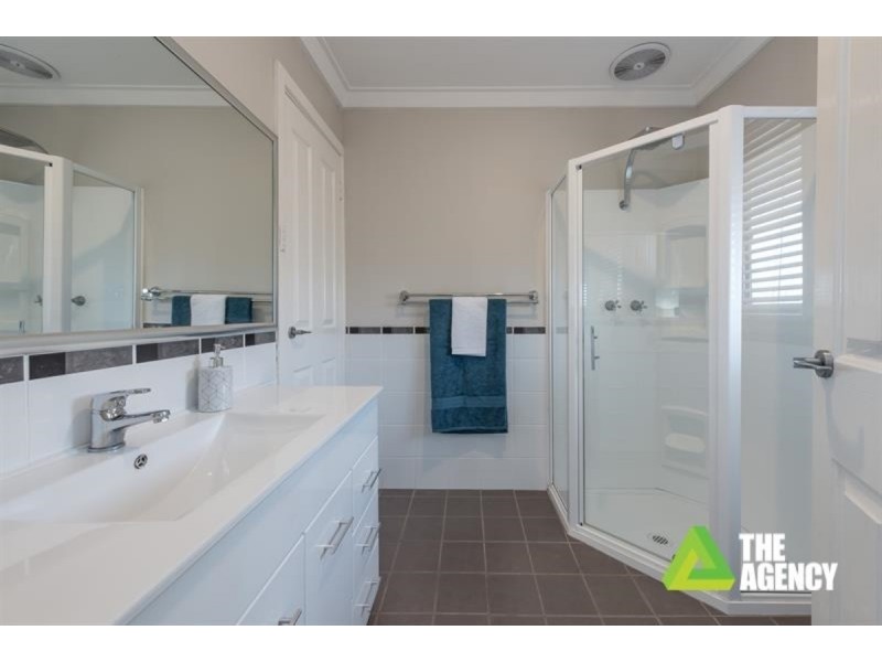 8 Farrell Way, Padbury WA 6025