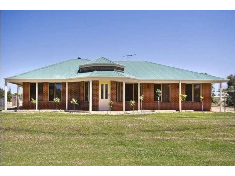 132 Bullock Drive, Oakford WA 6121