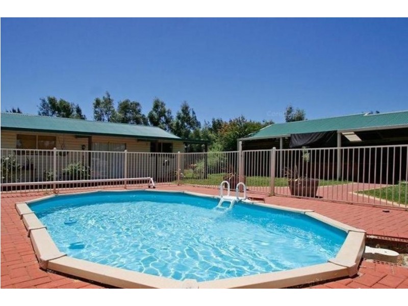 132 Bullock Drive, Oakford WA 6121