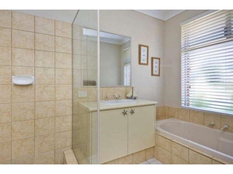 132 Bullock Drive, Oakford WA 6121