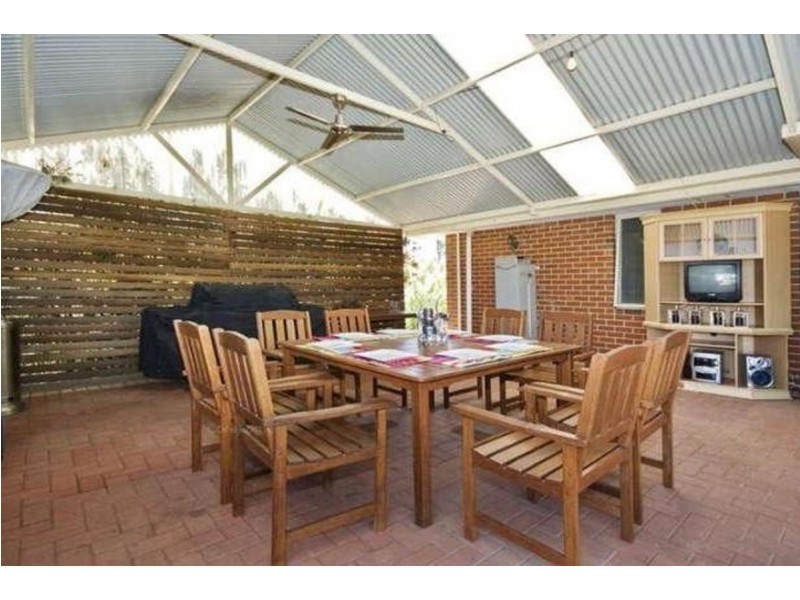 132 Bullock Drive, Oakford WA 6121