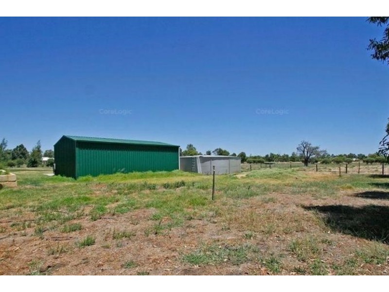 132 Bullock Drive, Oakford WA 6121