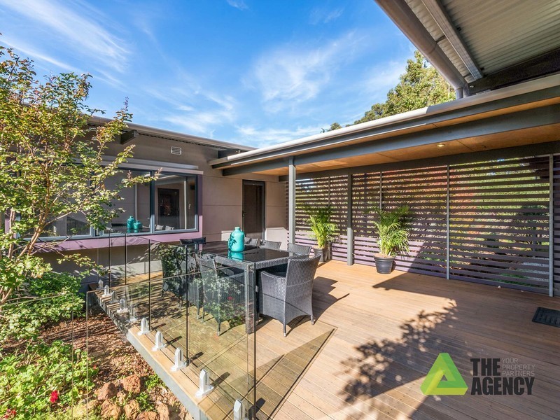 27 Holly Way East, Kalamunda WA 6076