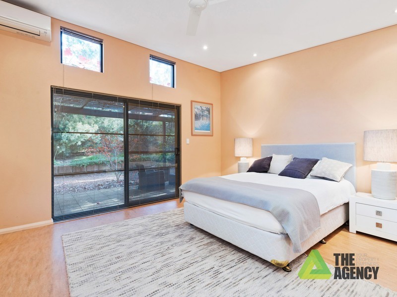 27 Holly Way East, Kalamunda WA 6076