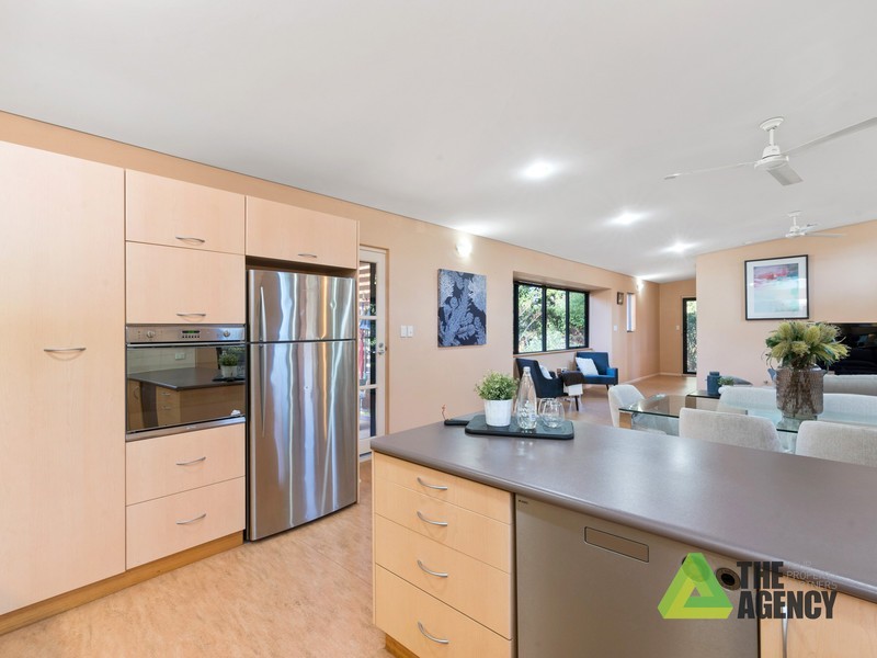 27 Holly Way East, Kalamunda WA 6076