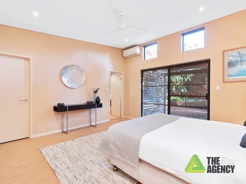 27 Holly Way East, Kalamunda WA 6076