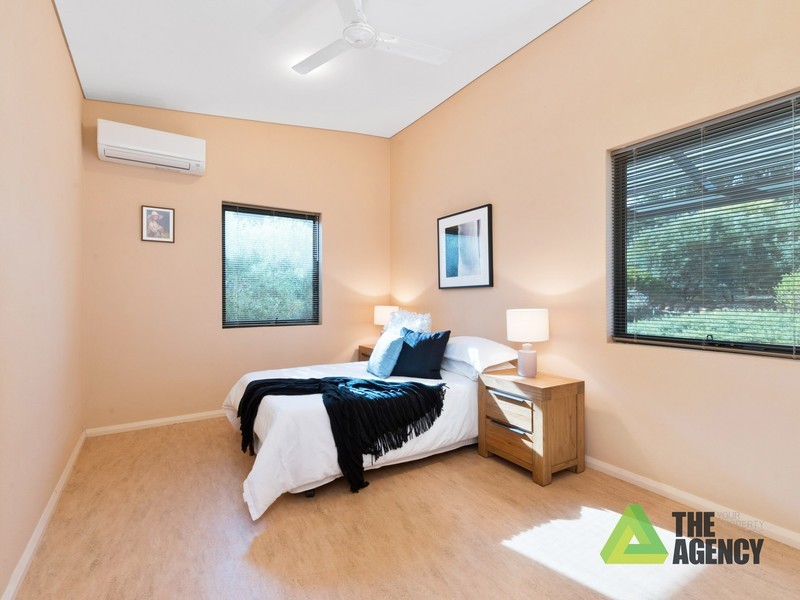 27 Holly Way East, Kalamunda WA 6076