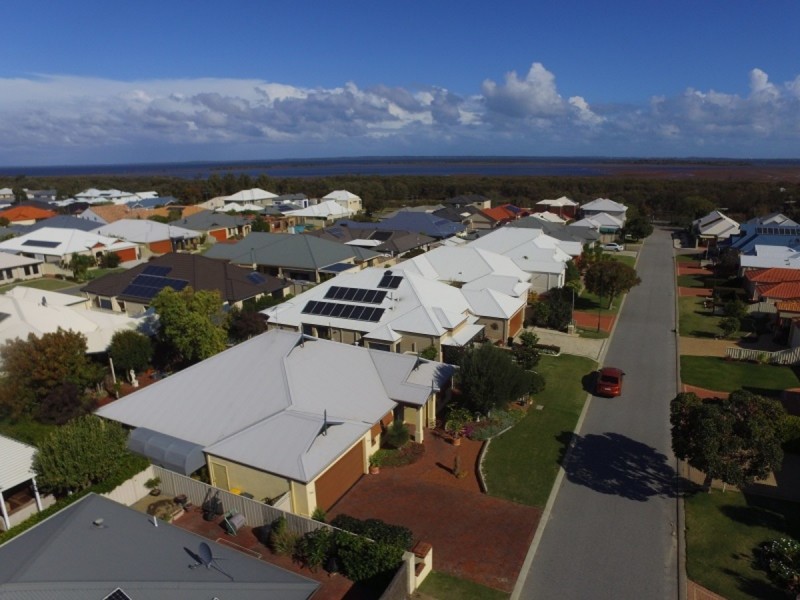 12 Vlamingh Gate, Dudley Park WA 6210