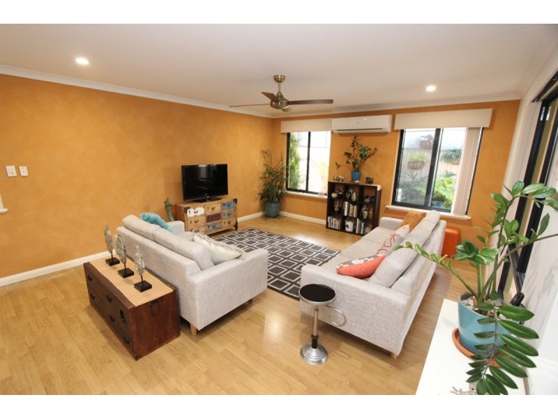 12 Vlamingh Gate, Dudley Park WA 6210