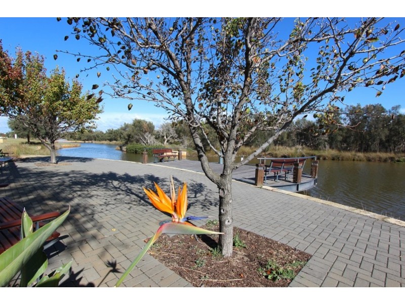 12 Vlamingh Gate, Dudley Park WA 6210